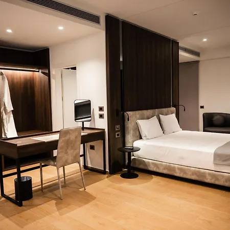 Otel Jost Caravel Radhimë