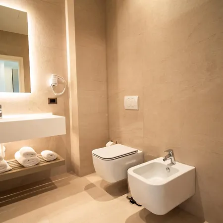 فندق Jost Caravel 4*
