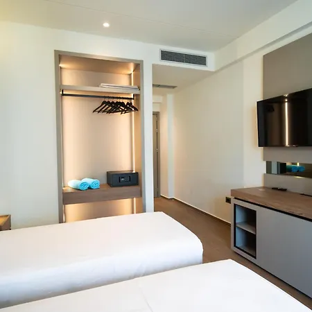 ホテル Jost Caravel 4*