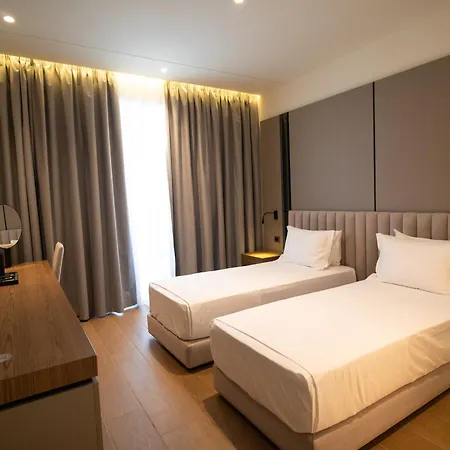 Jost Caravel Otel Radhimë