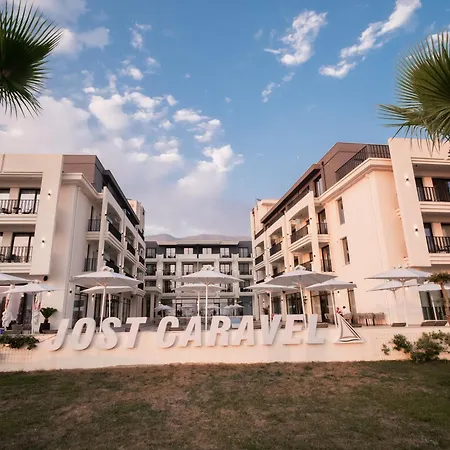 Otel Jost Caravel Radhimë