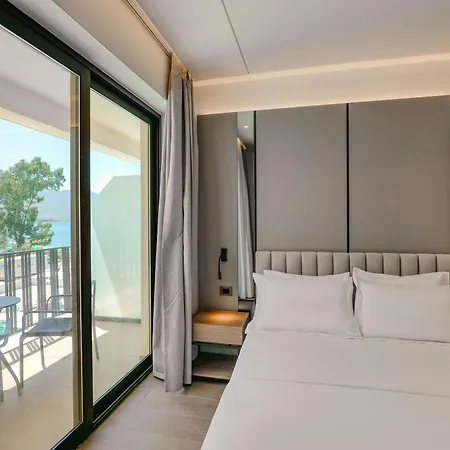 Jost Caravel Hotell 4*