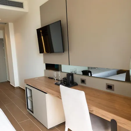 Jost Caravel Radhimë