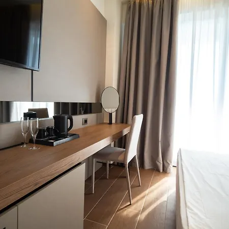 Jost Caravel 4*