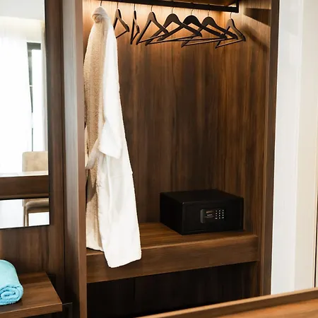 Jost Caravel Otel 4*