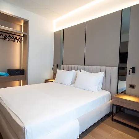 Jost Caravel Radhimë